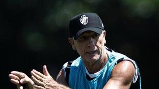 Preocupa��o defensiva � foco de Renato em primeira semana