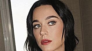 Katy Perry vira alvo de investigação na Austrália após acusações de abuso