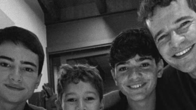 Ator compartilhou um clique em fam�lia nas redes sociais