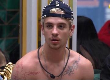 Juliano Floss é visto com atriz após término com Marina Sena; saiba quem é!
