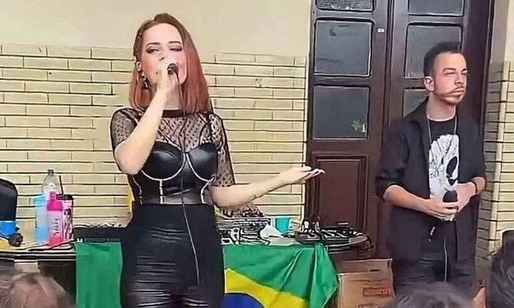 Sósias de Sandy e Junior