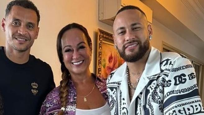 Veja quanto Neymar pagou por camisa e bermuda do primeiro dia de festa em cruzeiro