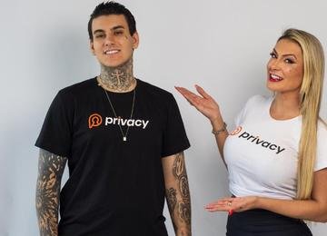 Andressa Urach confessa arrependimento em envolver o filho na pornografia