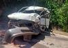 Colis�o frontal em estrada municipal mata pai e filho