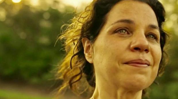 Maria Bruaca (Isabel Teixeira) na novela Pantanal (Foto: Reprodução/TV Globo )