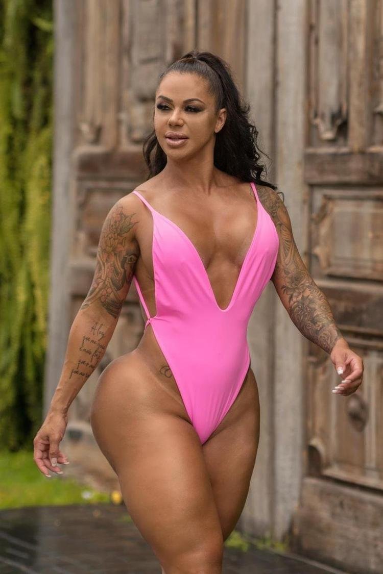 Vanessa Ataides em ensaio fotográfico 