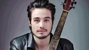 Tiago Iorc fala sobre sequelas da h�rnia de disco; entenda o problema