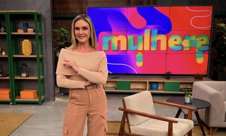 Gloria Vanique assume comando do programa 