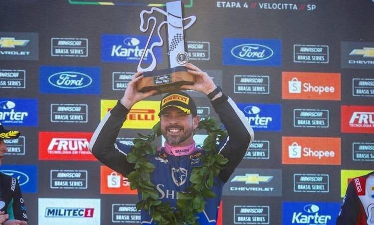 Piloto Witold Ramasauskas acelera forte e domina o topo da tabela na Nascar Brasil