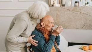 Como deixar sua casa mais segura para evitar quedas de idosos