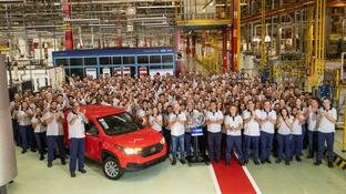 Stellantis aumenta produ��o de carros no Brasil
