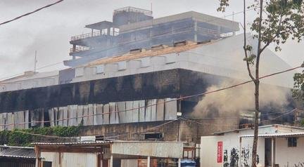 Inc�ndio atinge motel quando 25 quartos estavam ocupados em BH