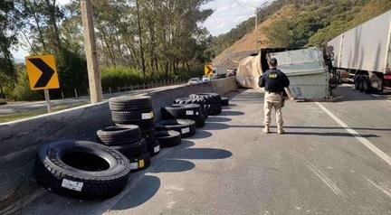 Perigo, ladr�es na pista: quadrilhas tra�am rotas para roubar caminh�es 