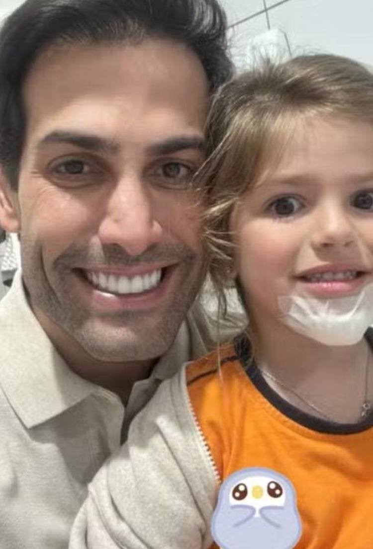 Marido de B�rbara Evans � esquerda, filha � direita