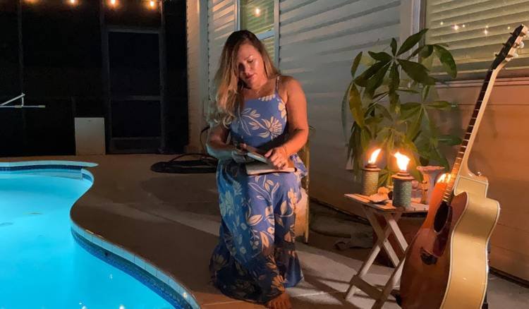 Cantora e compositora Lydia Heberle inicia outubro em alta e comemora nova etapa na terra do Tio Sam