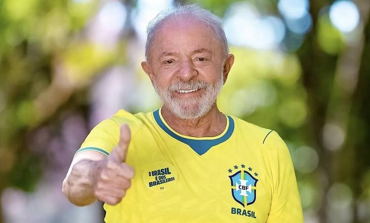 Em virada histórica, Lula derrota Flávio Bolsonaro e chega ao quarto mandato como presidente