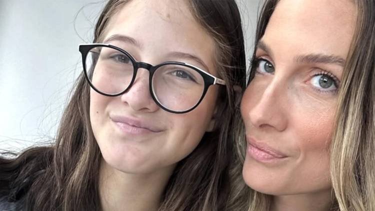 m�e e filha em foto