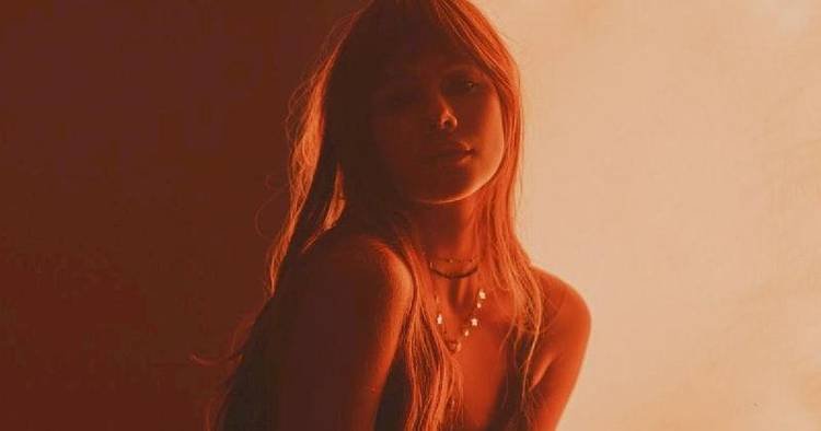 'Tantas Formas de Dizer Adeus': Clarissa abre nova fase da carreira