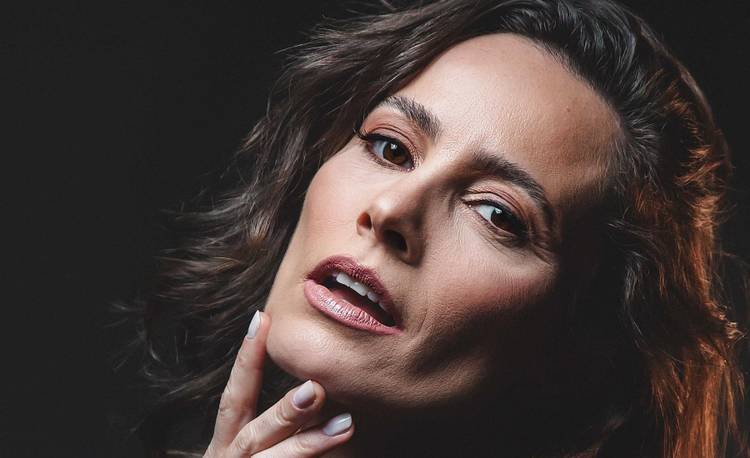 L�via Gaudencio celebra carreira e conquista destaque no cen�rio audiovisual