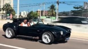 Hulk � flagrado com Shelby Cobra raro em Jo�o Pessoa; veja o v�deo - foto: Reprodu��o/Instagram