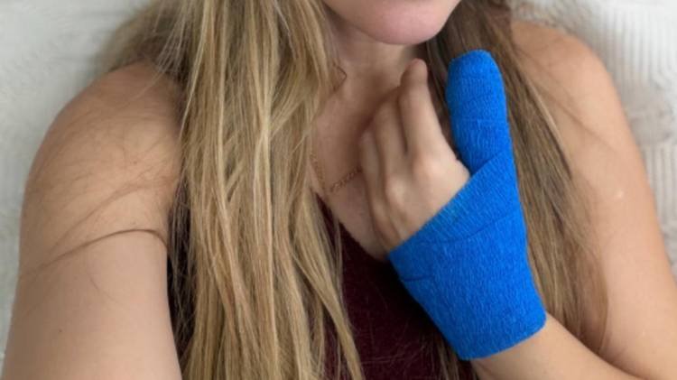 Artista precisou passar por uma cirurgia para identificar a bactéria responsável pela infecção