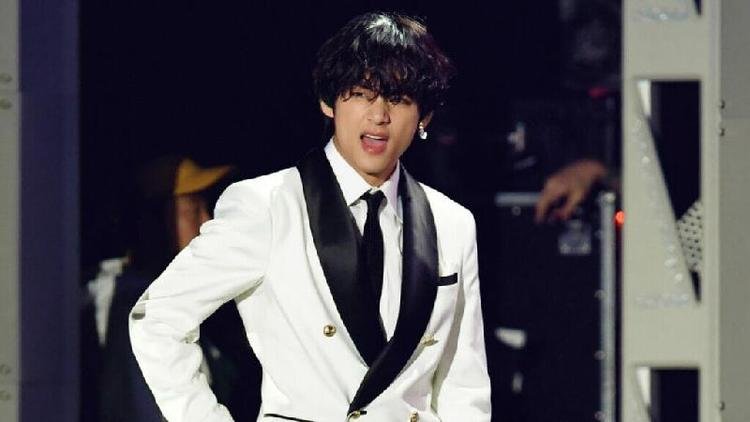 V, do BTS (Foto: Reprodu��o)