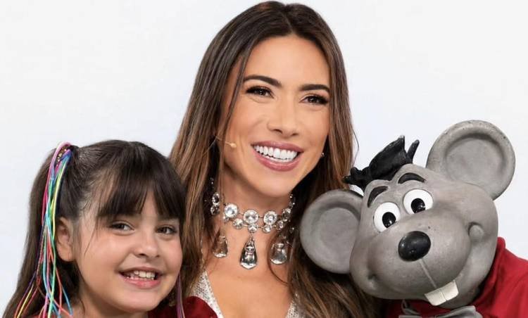 Sandy Mel e Xaropinho homenageiam Patr�cia Abravanel com 