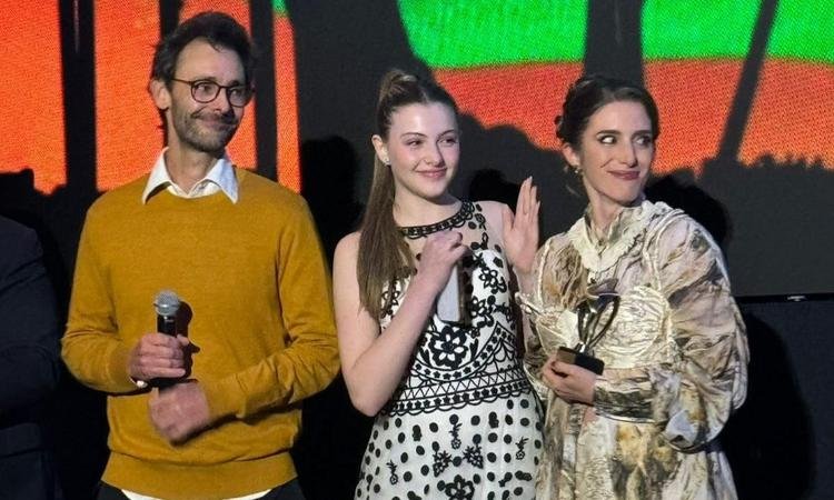 Bia Brumatti celebra vit�ria internacional do curta-metragem 