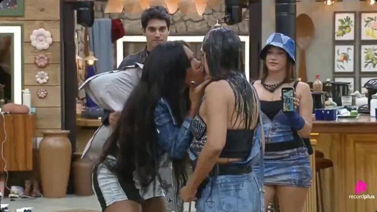 treta entre Carol e Yon�