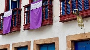 Tradi��o das cores de bandeiras na Semana Santa