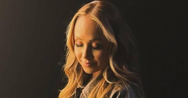 Bruna Karla celebra 24 anos de carreira com DVD em S�o Paulo