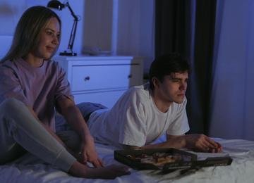 Séries 'hot' estão mudando o que pensamos sobre sexo? Entenda
