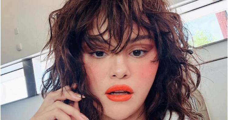 Selena Gomez revela m�sica antiga que quer gravar novamente