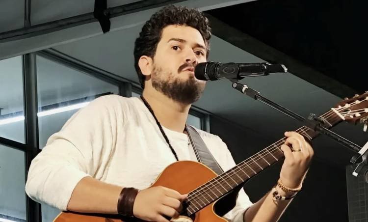 Entre mar e sol, Matheus Nicolau lan�a 