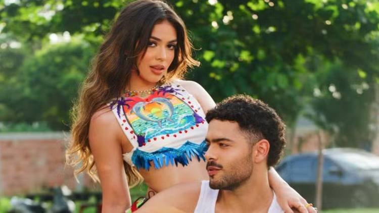 Cantora atingiu um novo pico de popularidade gra�as a parceria com o DJ