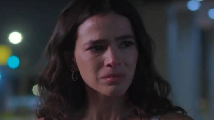 Atriz foi socorrida pelo amigo e ex-namorado, o ator Jo�o Guilherme