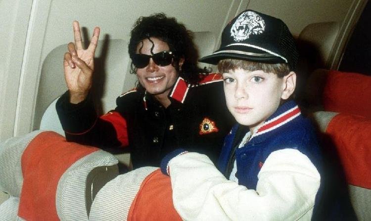 A verdade sobre o caso 'Leaving Neverland'  A Hist�ria de James ...