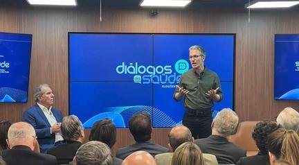 Zema diz ser a favor de exames que avaliam m�dicos rec�m-formados em evento do SindHosp