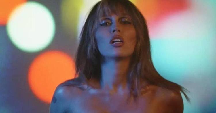 Miley Cyrus prepara presente de anivers�rio para o pai