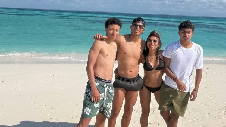 Thiago Silva e família