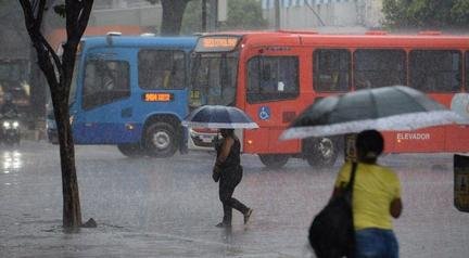 BH est� sob alerta at� domingo, mas chuva forte volta ainda neste s�bado