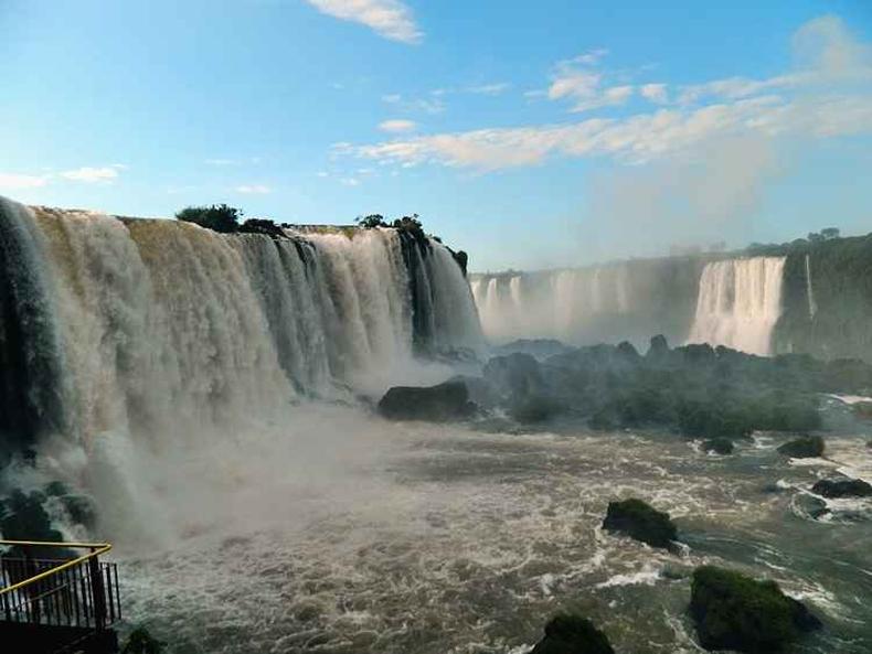 As cataratas ficam dentro do Parque Nacional do Iguaçu, declarado patrimônio mundial natural pela Unesco(foto: Elizabeth Colares/EM/D.A Press) As cataratas ficam dentro do Parque Nacional do Iguaçu, declarado patrimônio mundial natural pela Unesco