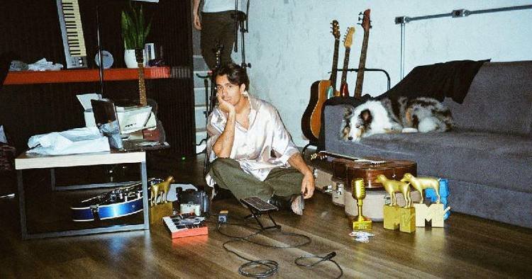 Pe Lu segue ritmo de lan�amentos com�'Improv�vel'�e�'Vai Que'