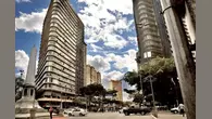 <p>Projeto que prevê verticalização do Centro de Belo Horizonte divide opiniões entre prefeitura e movimentos sociais, com debate sobre moradia, gentrificação e impactos urbanos</p>
<p>O post <a href="https://soubh.uai.com.br/noticias/economia/centro-de-bh-vira-foco-de-disputa-urbana-com-projeto-de-verticalizacao/">Centro de BH vira foco de disputa urbana com projeto de verticalização</a> apareceu primeiro em <a href="https://soubh.uai.com.br">SouBH</a>.</p>