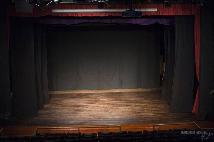 Teatro Bibi Ferreira, em São Paulo, resiste e mantém portas abertas com apoio coletivo