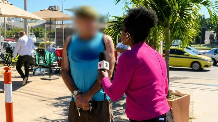 Entrevistado pegou a repórter Anna Beatriz Lourenço, do RJ1, de surpresa