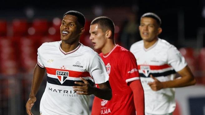 S�o Paulo goleia Ibrachina e vai enfrentar o Cruzeiro na final da Copinha