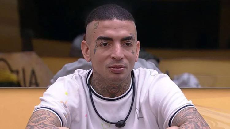 Cantor passou por um novo procedimento estético e renovou o visual do rosto