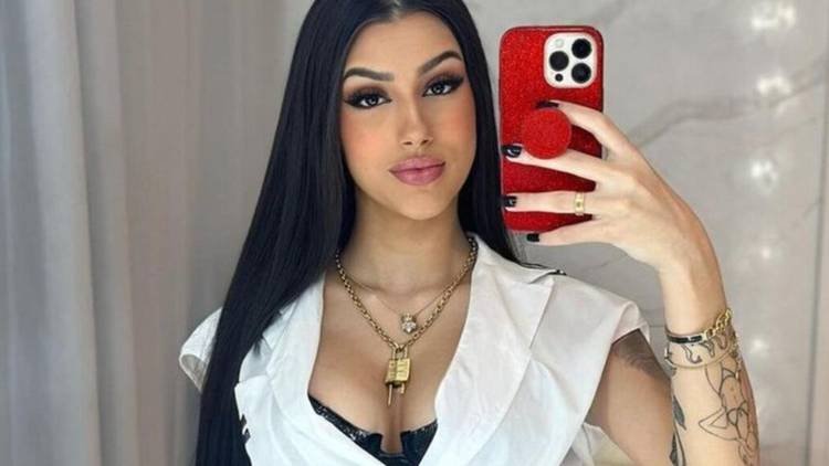 Influenciadora alega estar sendo alvo de fake news na plataforma chinesa