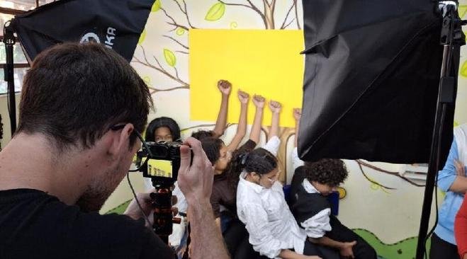 Projeto distribui 800 livros 'Arte da Imagem' a escolas e bibliotecas p&#250;blicas